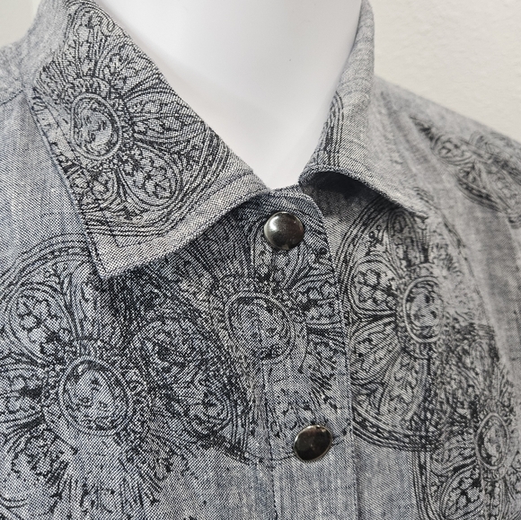 Chico's Design Mandala women's Linen button-down longsleeve size 2 - Picture 2 of 8